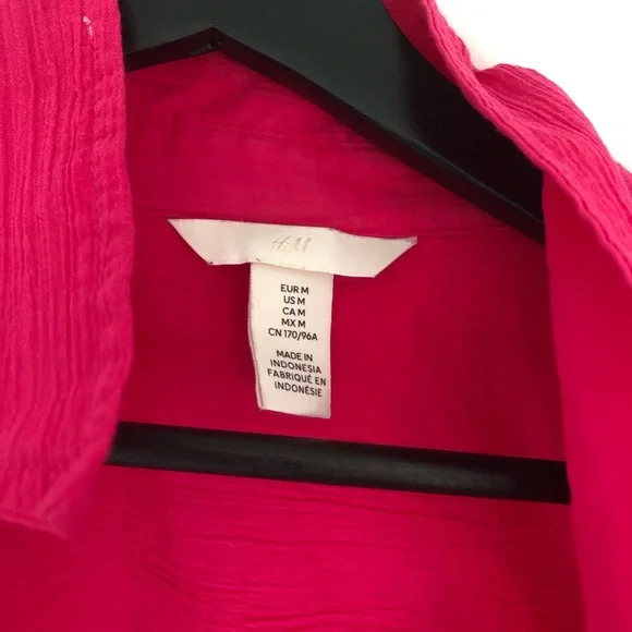 Hot pink shirt - Picture 2 of 2